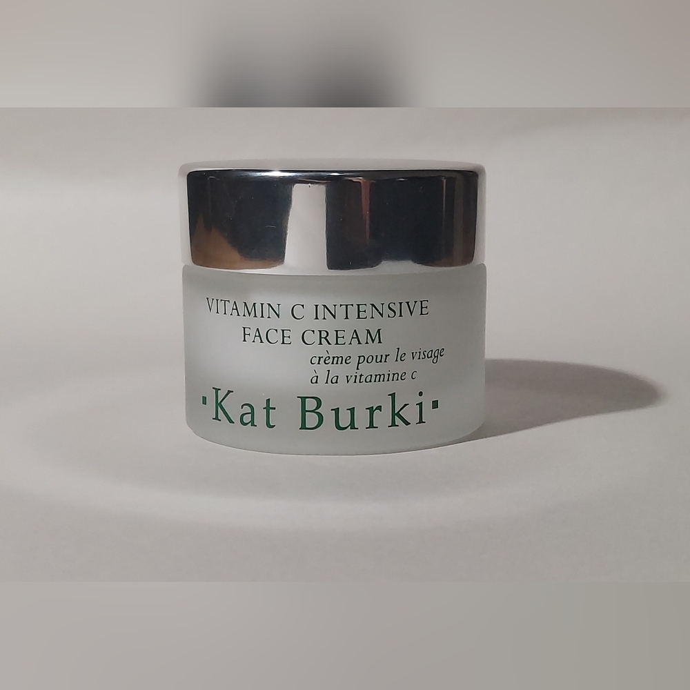 KAT BURKI - Picture 2 of 2